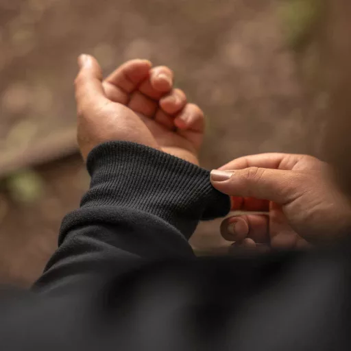 AVID MINIMAL HOODIE BLACK - kapucnis pulóver