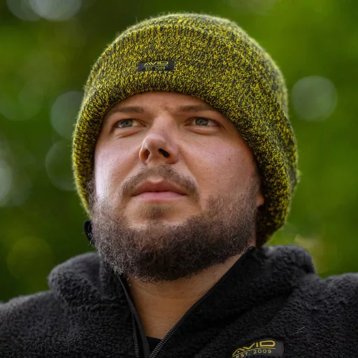 AVID CONTRAST BEANIE - SAPKA