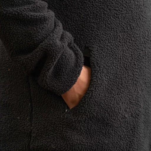 AVID SHERPA PULLOVER - Fekete sherpa kapucnis pulóver