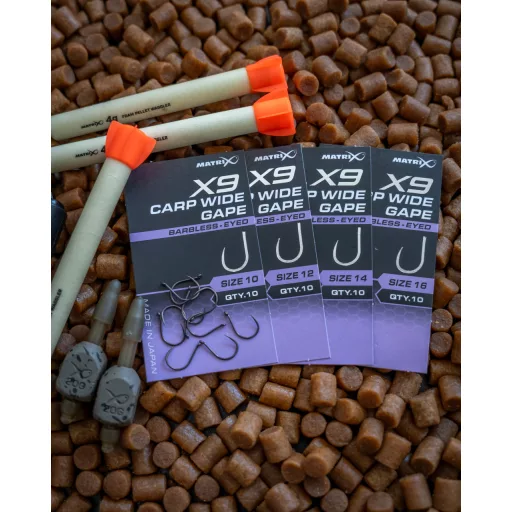 MATRIX X9 Carp Wide Gape Size 14 Barbless - Eyed
