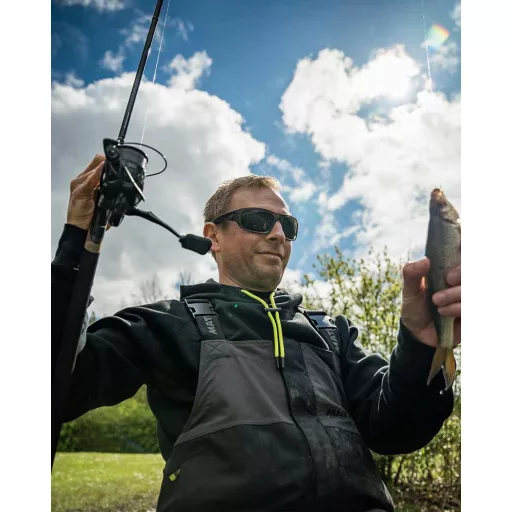 MATRIX WRAPS POLARISED SUNGLASSES