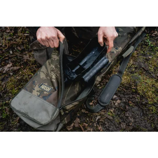 Nash Subterfuge Bushwhacker & Prodding Stick Bag - medertapogató és etetőrúd tartó táska